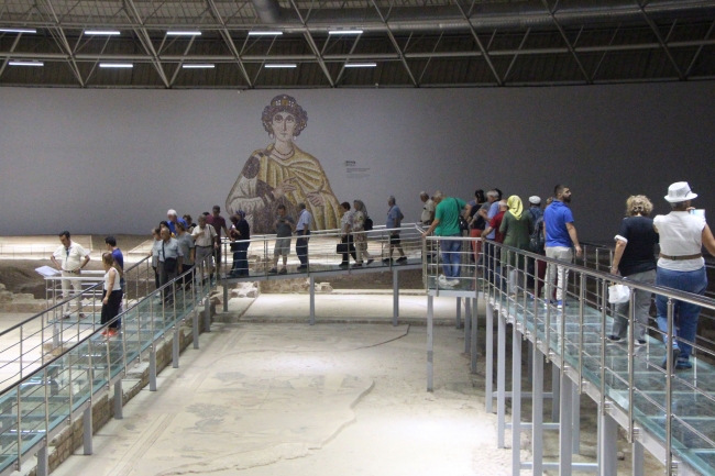 Şanlıurfa Arkeoloji ve Mozaik Müzesi ziyaretçilerini görsel canlandırmalarla karşılıyor
